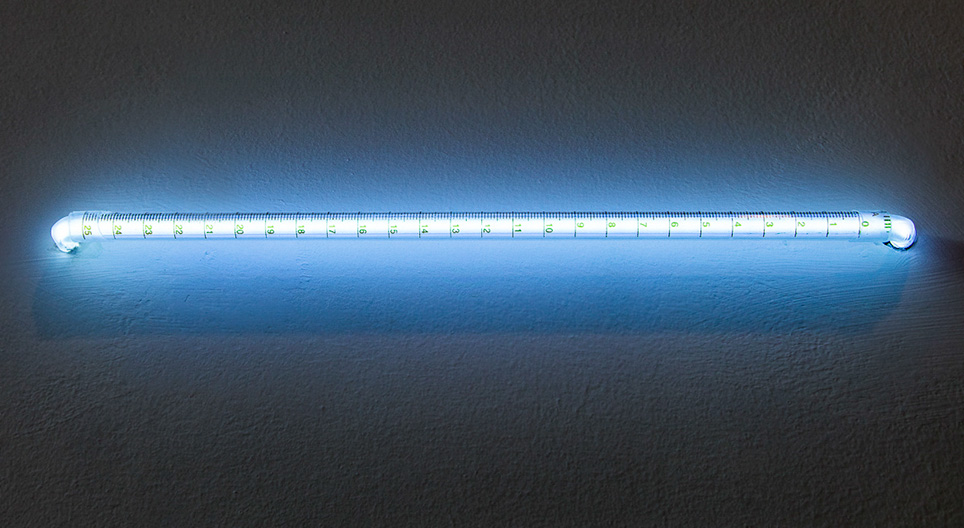 rushing_across_the_field_as_a_dotted_line_neon